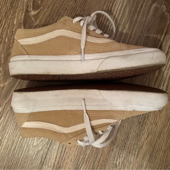 Vans Beige Suede Low-Top Sneakers with White Laces - Picture 2 of 3